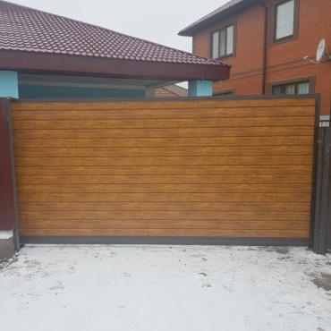 Сдвижные ворота откатные отделка под дерево 3500x2500